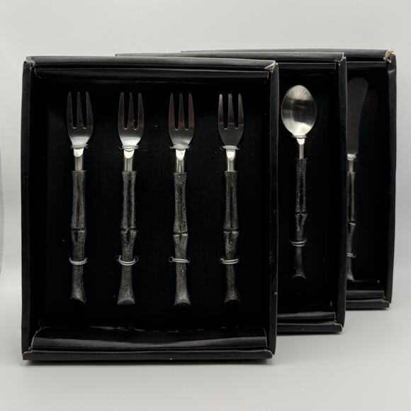 New Halloween Themed Skeleton Utensil Sets - Picture 5 of 5